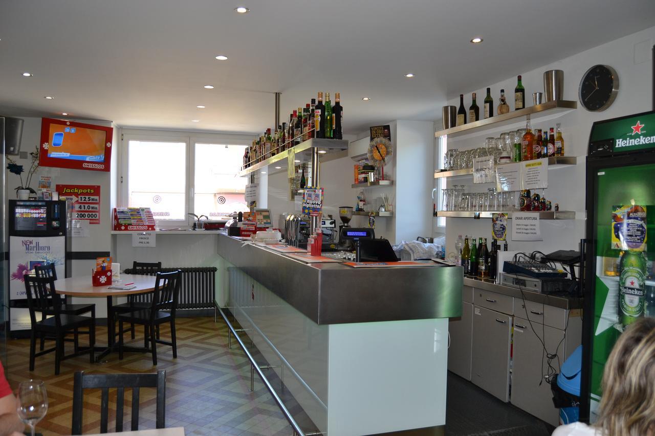Osteria Centrale Cadenazzo ภายนอก รูปภาพ