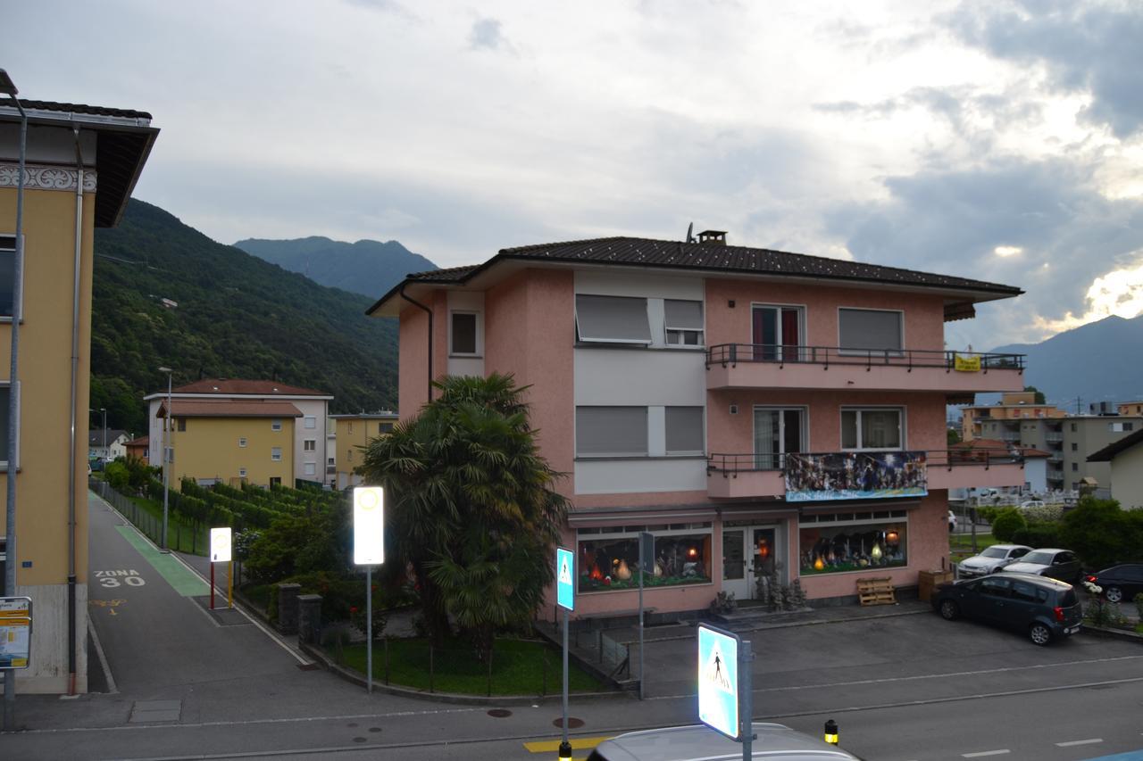 Osteria Centrale Cadenazzo ภายนอก รูปภาพ